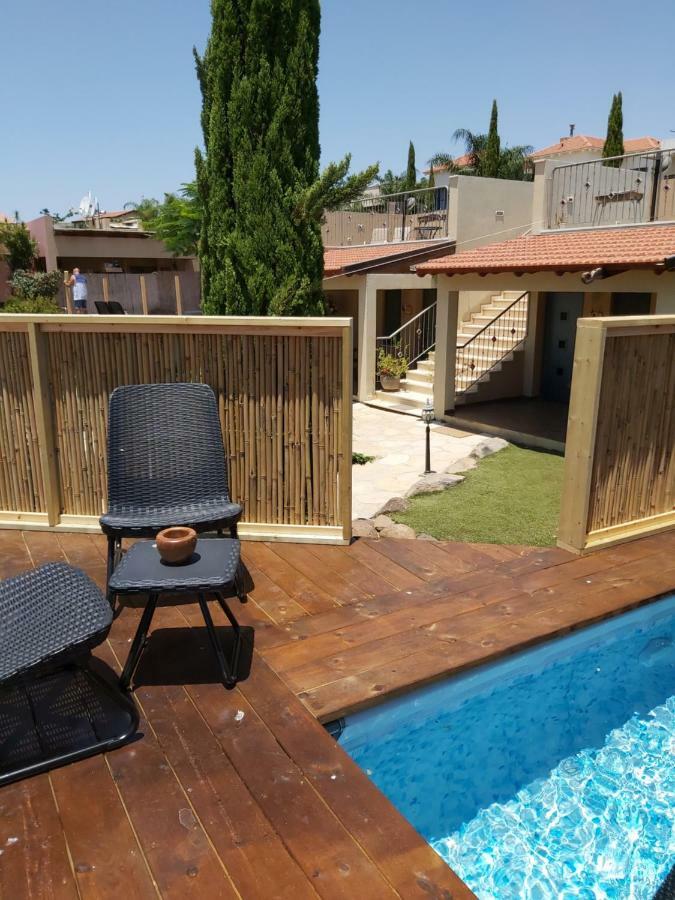 Tenebagolan Suites Zimmers Had Nes Εξωτερικό φωτογραφία